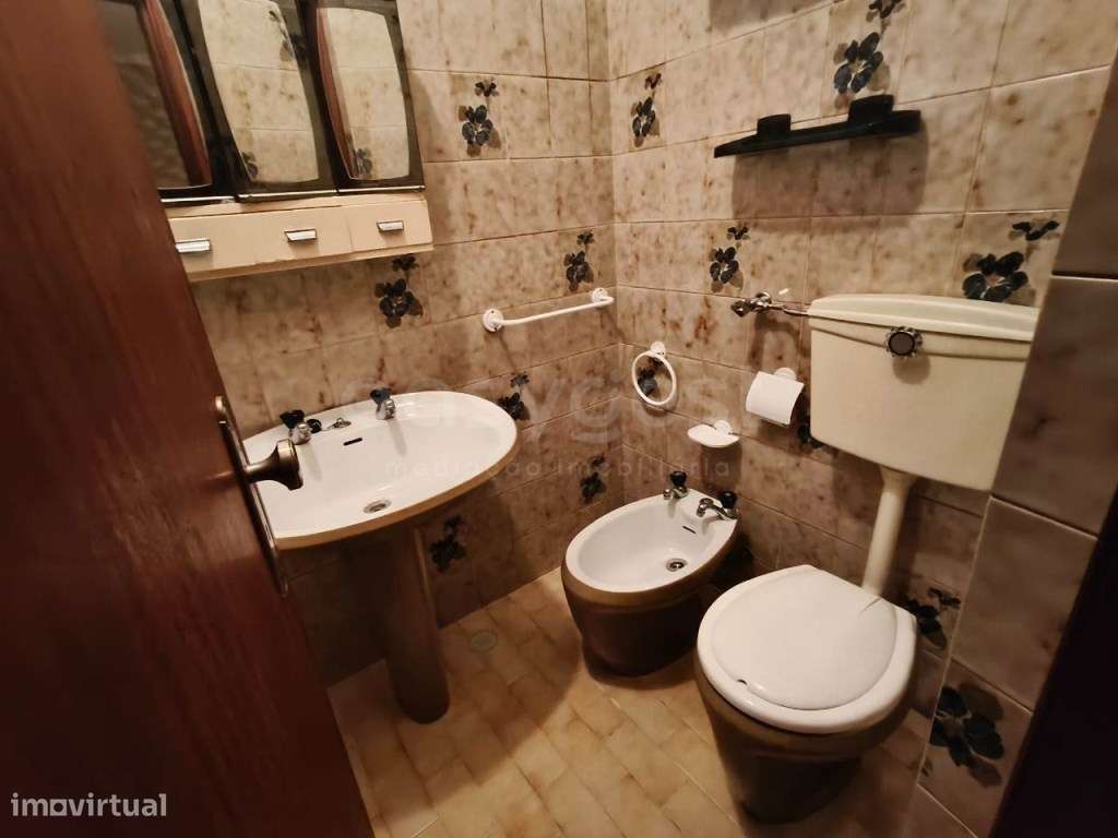 T3 - Loja Convertida em Habitação a 400m da Praia | Excelente para ... - Grande imagem: 4/17