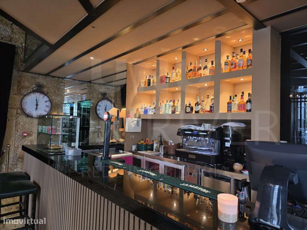 Espaço Comercial de Referência em Valença - Oportunidade de Trespasse-15