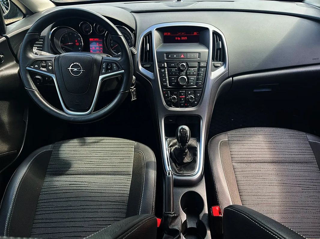 opel astra