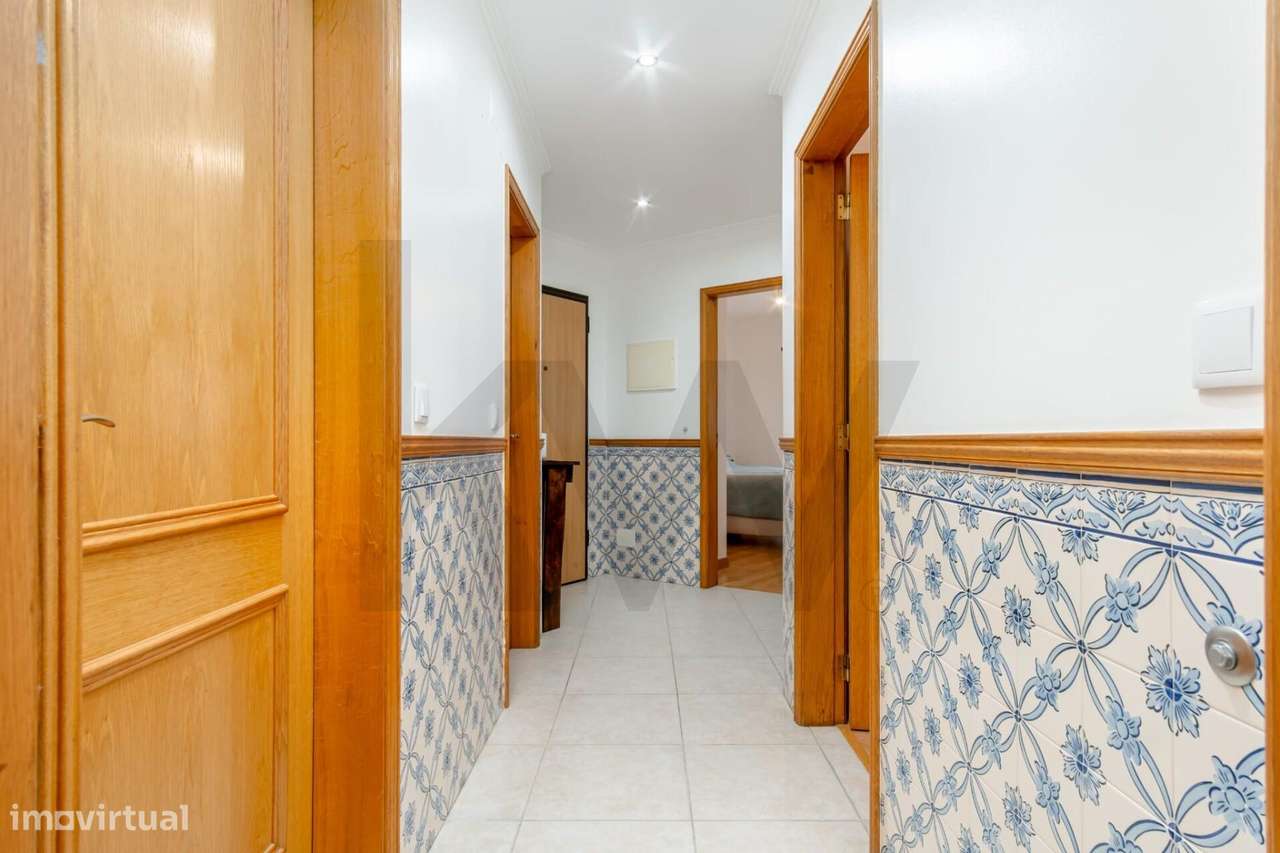 Apartamento T2 com elevador, varandas, arrecadação e Vista Fantástica-21