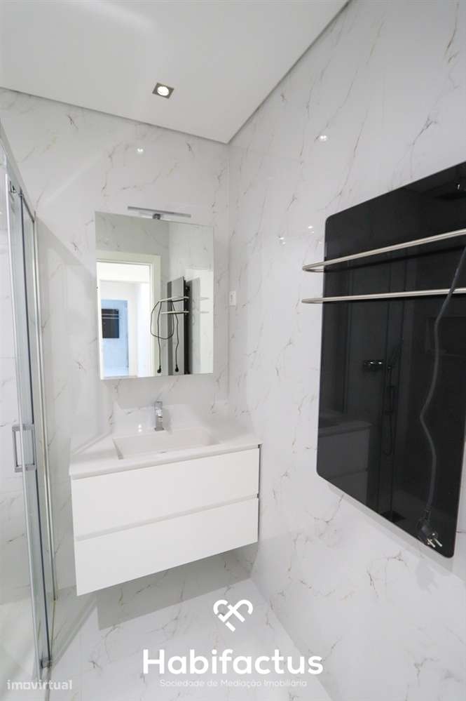 Apartamento T3+2 com Varandas e Terraço em Viseu-19