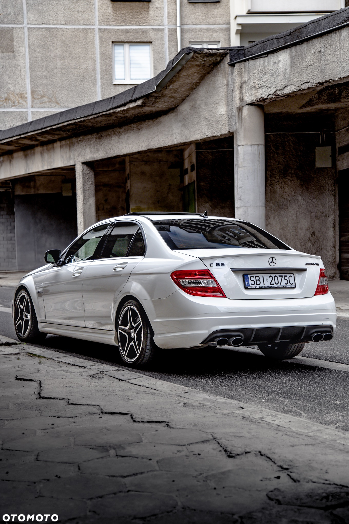 Mercedes-Benz Klasa C 63 AMG - 17