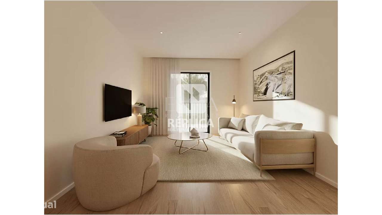 Apartamento T0 com Garagem e Jardim-0