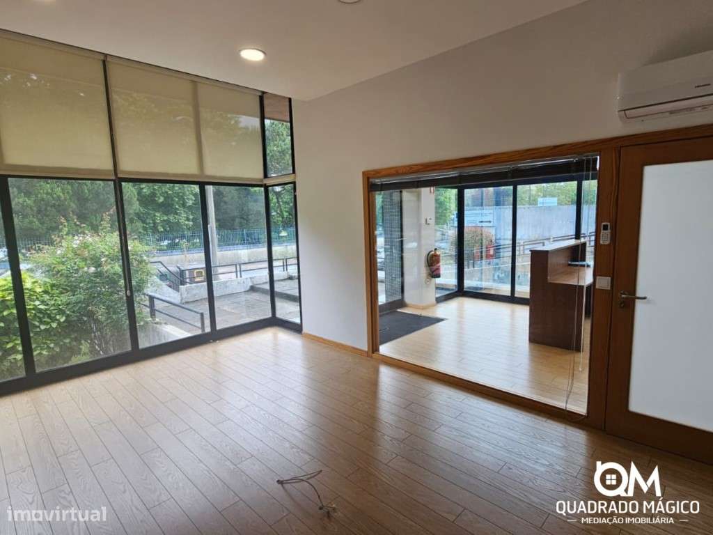 Loja à Venda em Ramalde com Localização Estratégica junto ao Hospit...-5