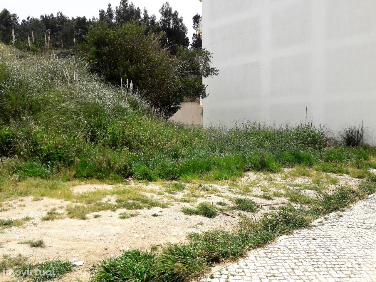 Terreno Em Rio de Mouro com Projeto para 25 Fogos