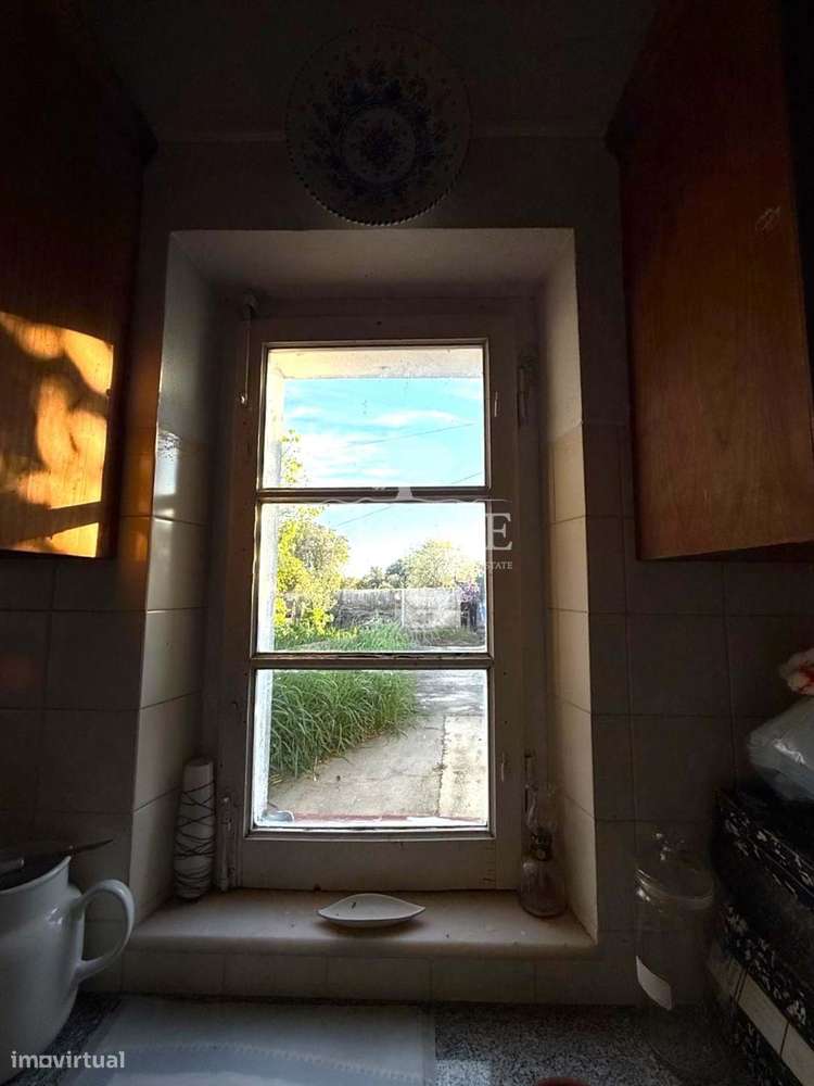 Moradia T2 Térrea com Quintal na Graça do Divor-15