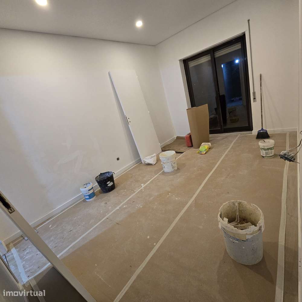 T3 MONTALVÃO Remodelado c/varanda-7