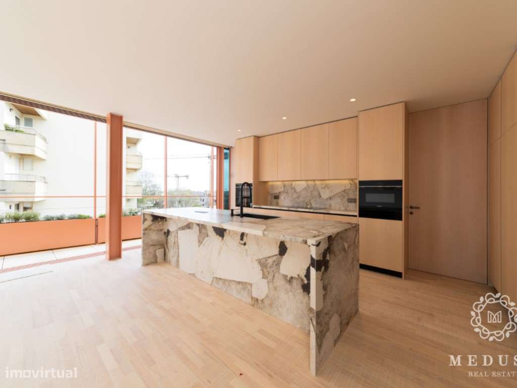 T4+1 e cobertura no 2.º andar | Coral, Foz do Douro - Grande imagem: 5/39