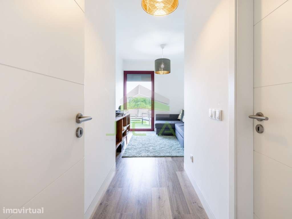 Apartamento T4 com terraço e piscina-26