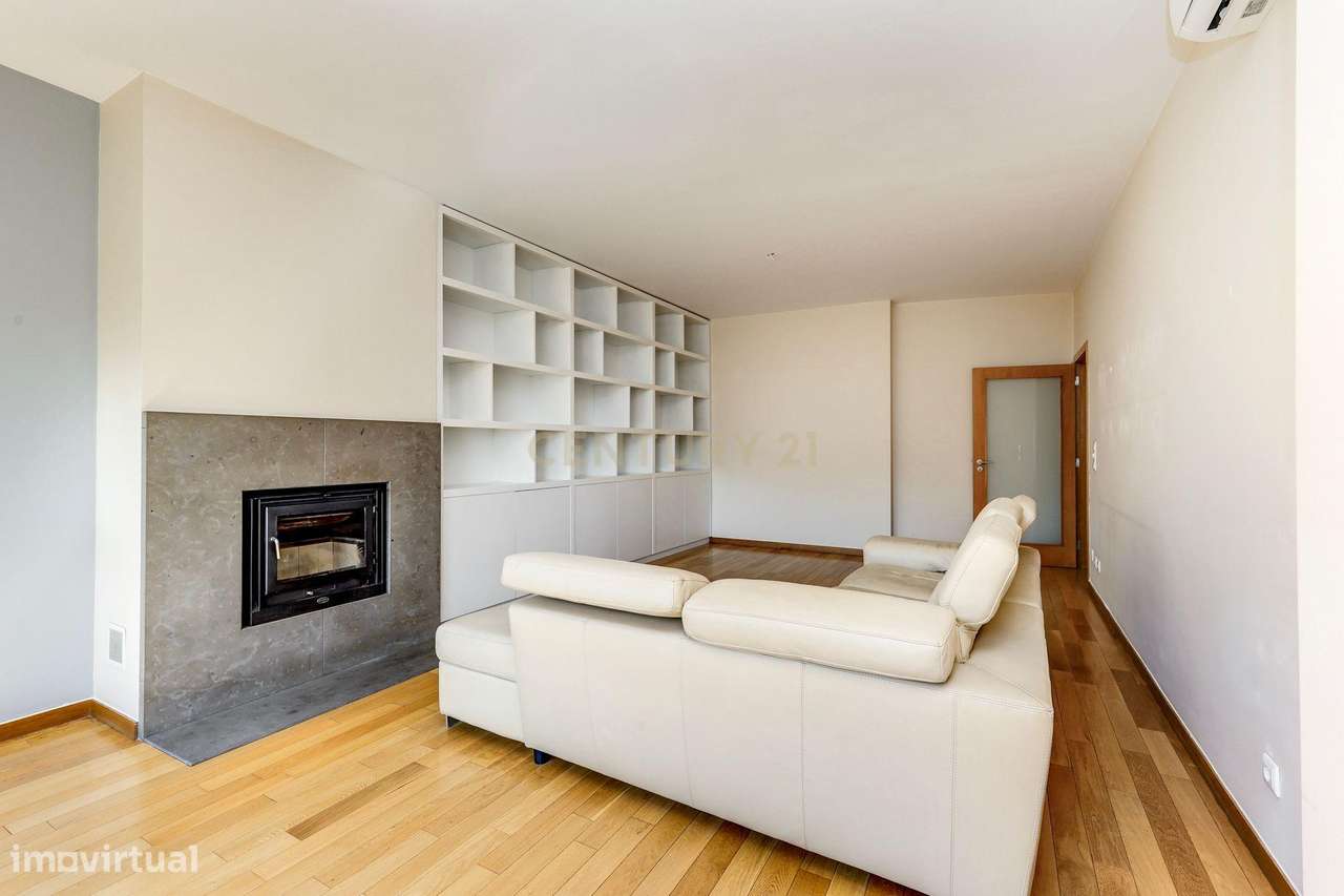 T3 Colinas do Cruzeiro com varanda e exposição solar privilegiada - Grande imagem: 4/28