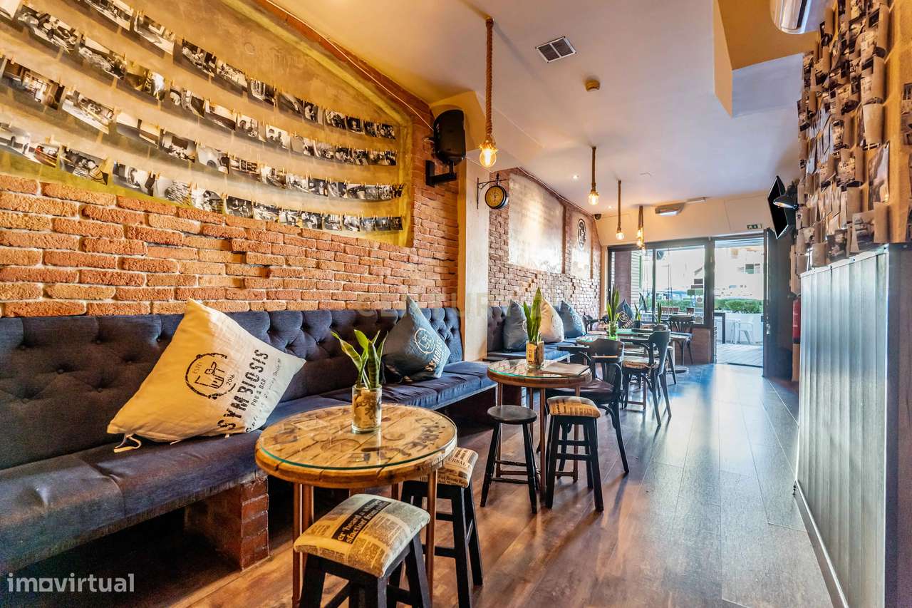 Trespasse do Bar “Symbiosis Pub & Bar” em funcionamento, a 400m da Pra - Grande imagem: 5/36