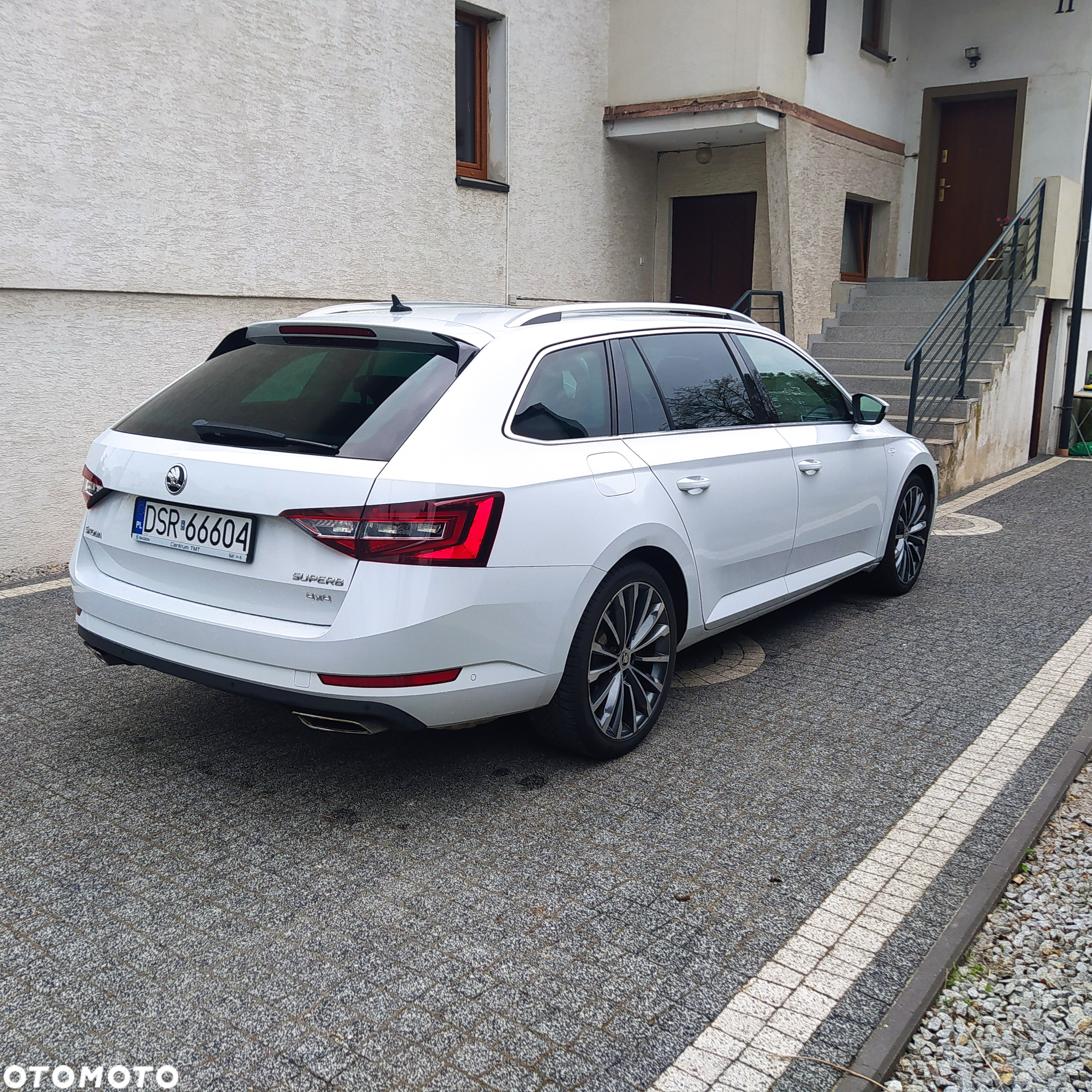 Skoda Superb 2.0 TSI 4x4 L&K DSG - 3