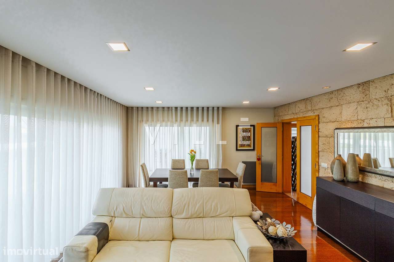 Moradia T4 com piscina aquecida e garagem dupla-13