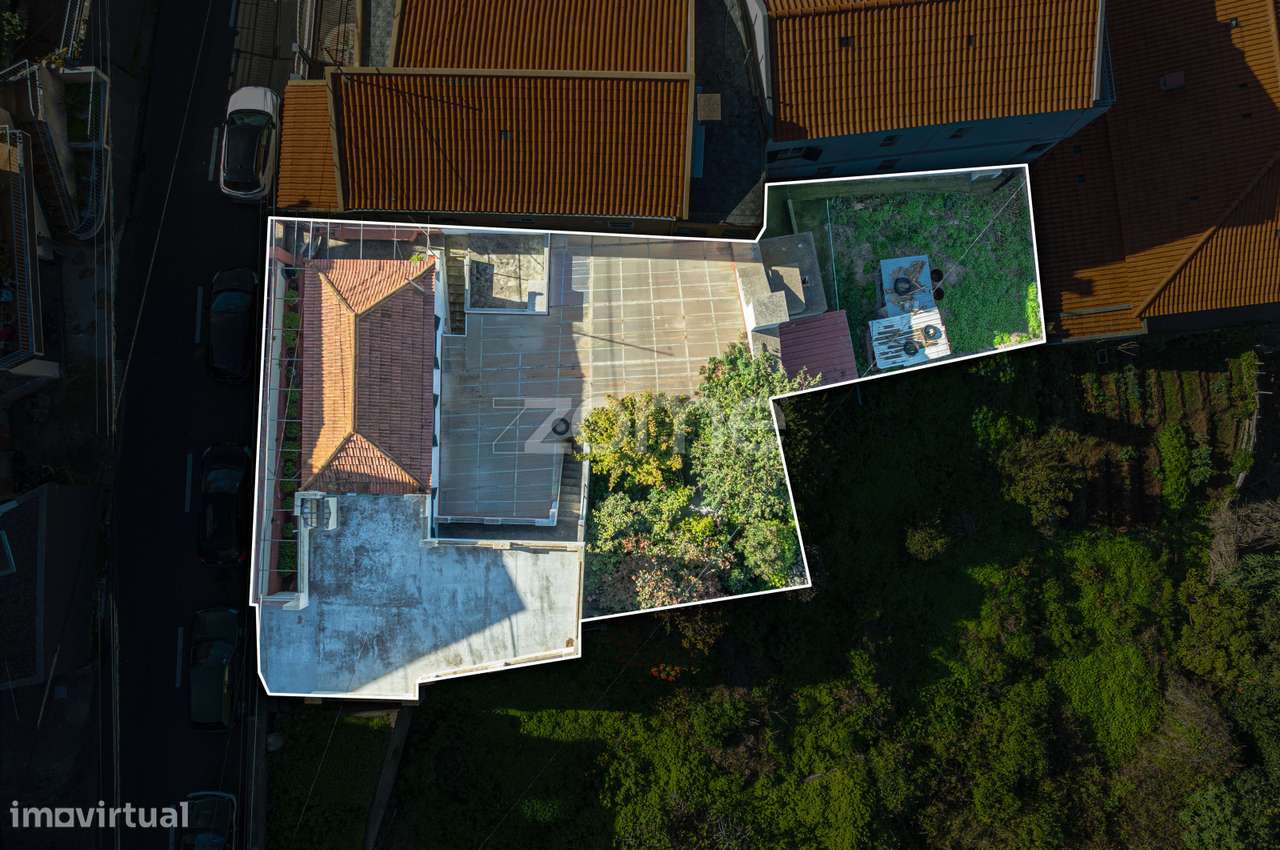 Moradia T6 na Ribeira Brava – Espaço e potencial investimento-3