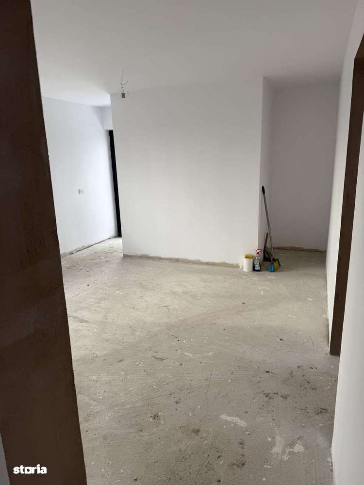 Casă de vânzare , Metro-8