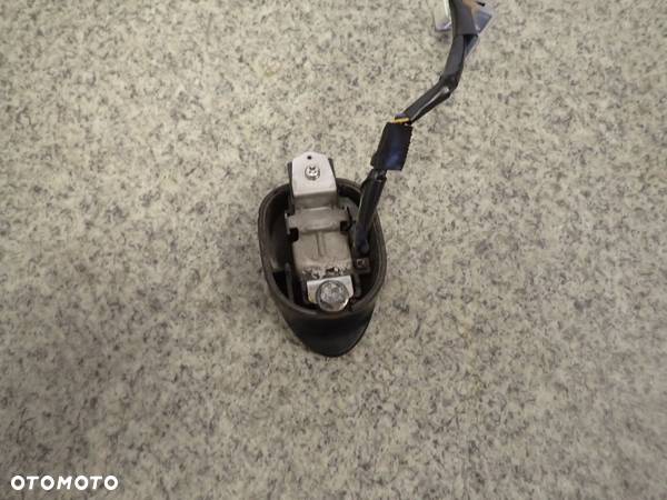 TOYOTA YARIS II 06-11 PRZYCISK KLAPY SWITCH KLAMKA - 5