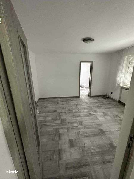 Apartament cu 2 Camere , renovat , etaj 4 - Imagine principală: 4/6