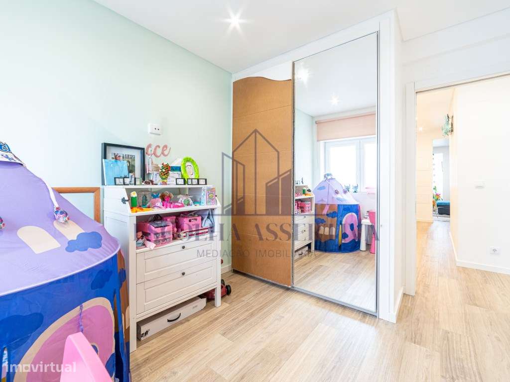 Apartamento T3 remodelado, com vista desafogada-21