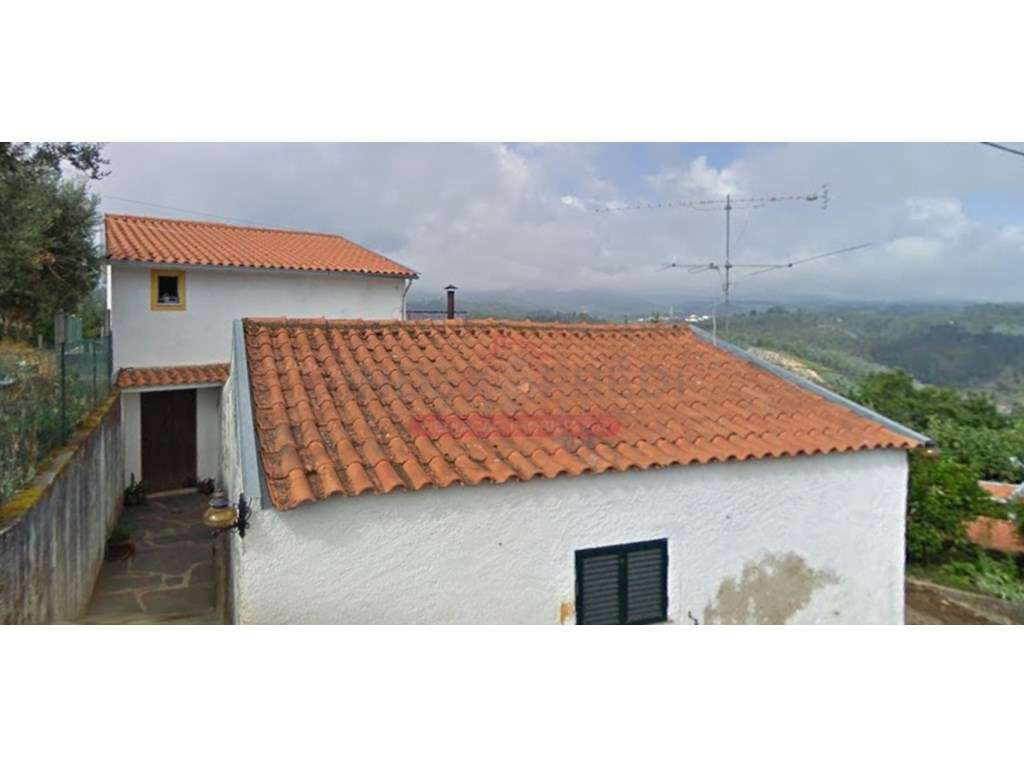 Moradia C/Quintal - Paredes - Penacova-3