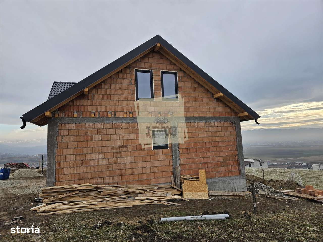 Casa cu 4 camere 2 bai 180 mpu in zona Sura Mare-18