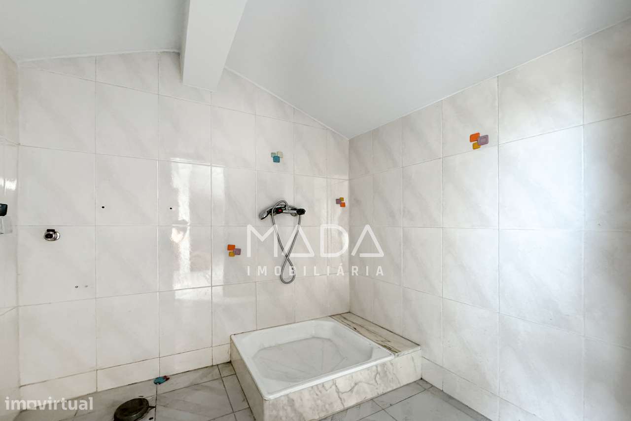 Apartamento T2+1 (último piso) c/sótão no centro histórico de Braga-26