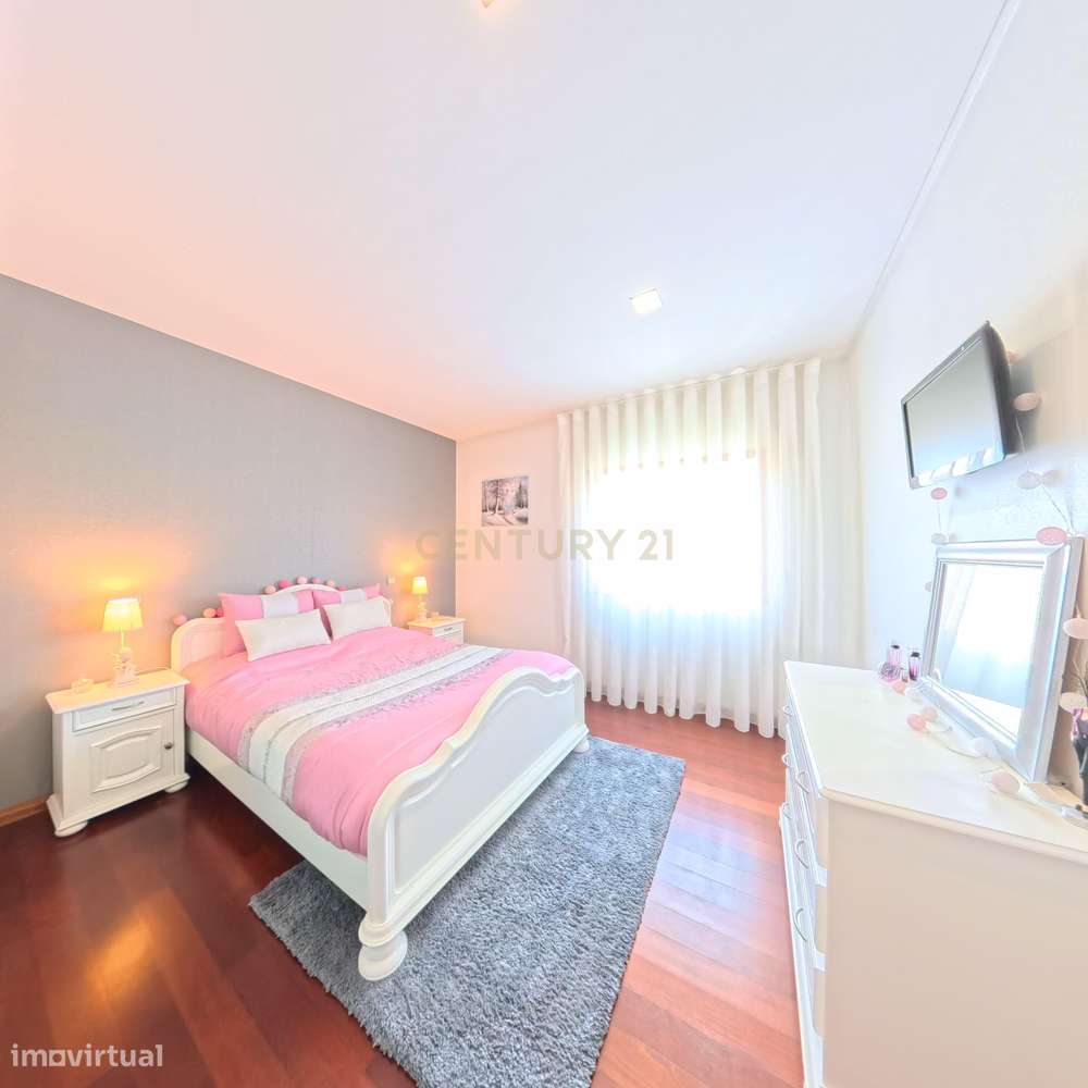 Moradia T4 em Esposende com Jardim e Garagem-14