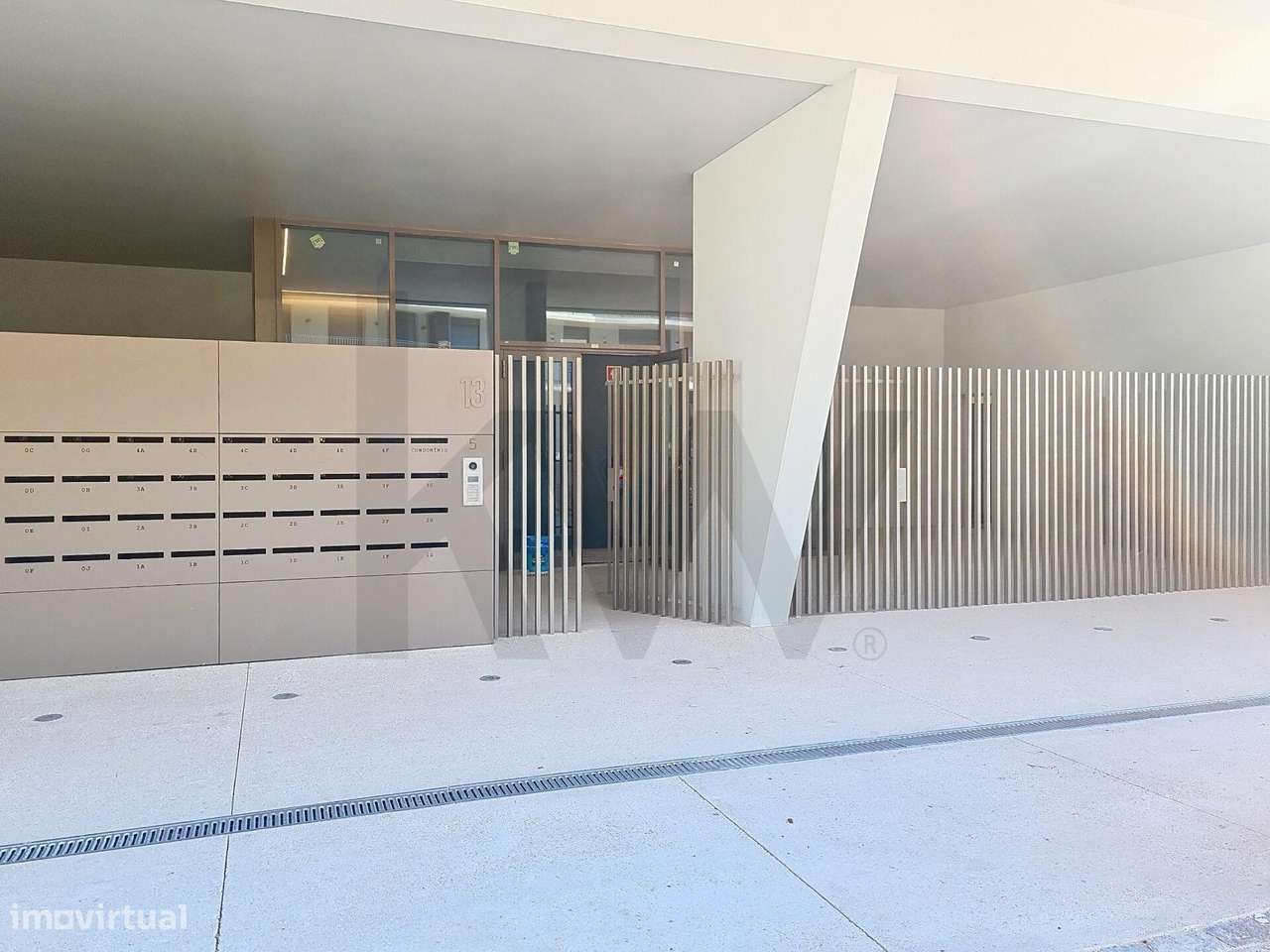 Apartamento T2+1 de 121,9 m2  área bruta com Estacionamento e Arrecada - Grande imagem: 2/22