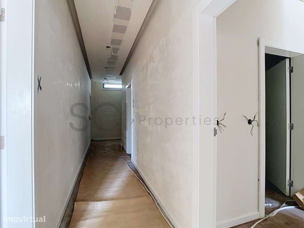 Extraordinário Apartamento T3+1 com amplas áreas em Coina-18