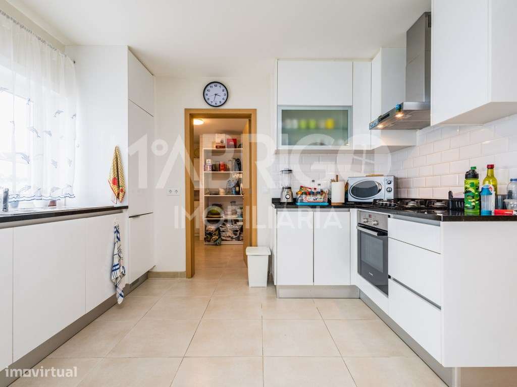T4 Duplex no centro da Marinha Grande-2
