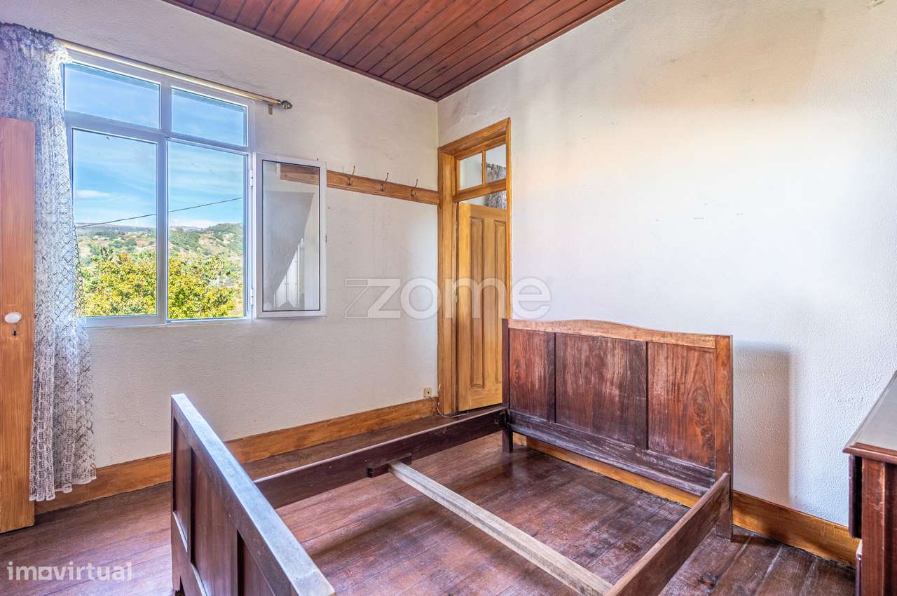Moradia T6 na Ribeira Brava – Espaço e potencial investimento-17