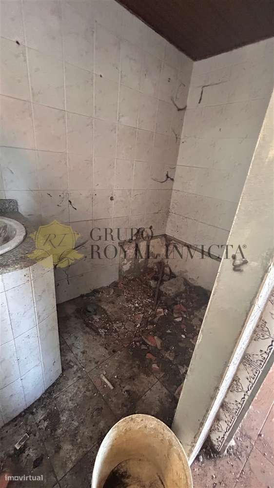 Terreno com Casa em Pedra para Reabilitação – Campanhã, Porto-14