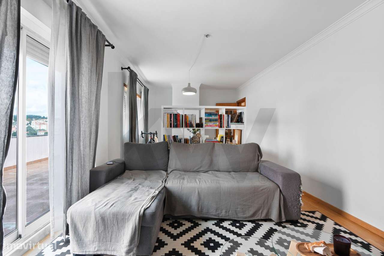 T2 com Terraço Enorme, Vista Desafogada e Excelente Exposição Solar – - Grande imagem: 4/29