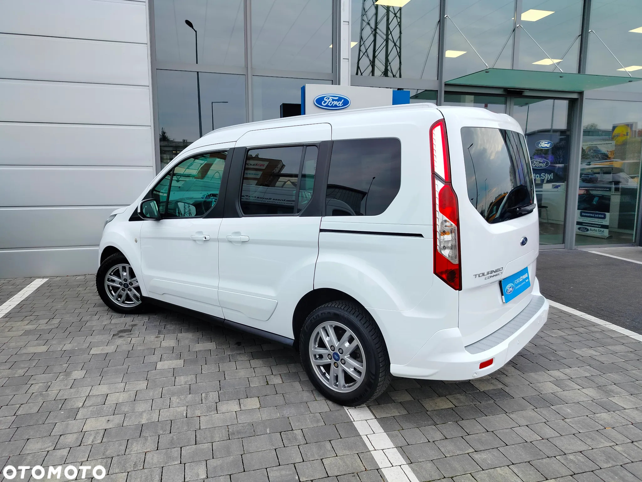 Ford Tourneo Connect 1.5 TDCi Titanium - 2