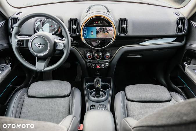 MINI Countryman Cooper Classic Trim - 4