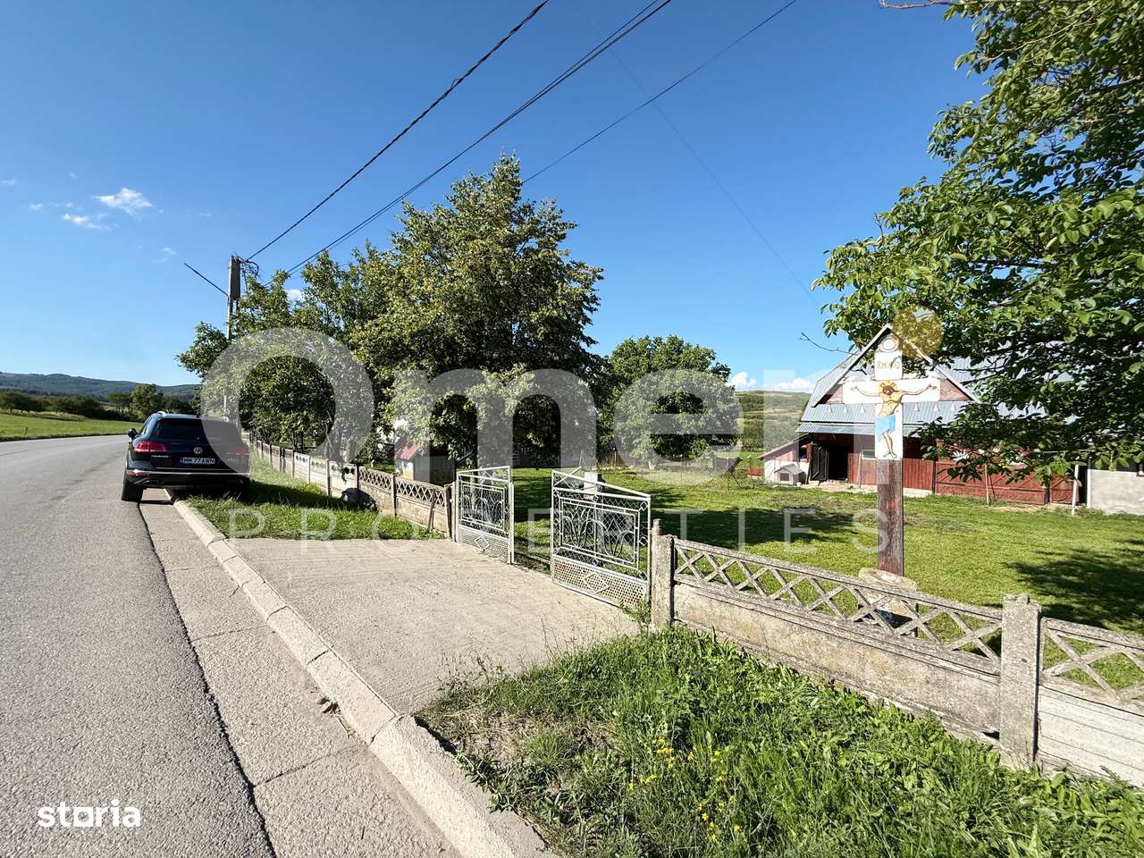 Casă la țară cu șură și grajd, în Vălenii Lăpușului – priveliște panor - Imagine principală: 5/14