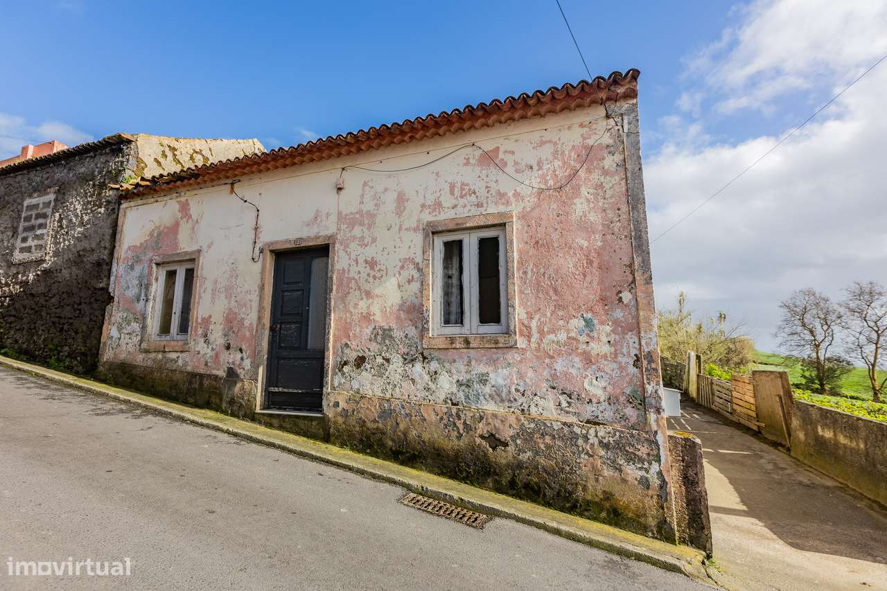 Moradia T2 - Feteiras-0