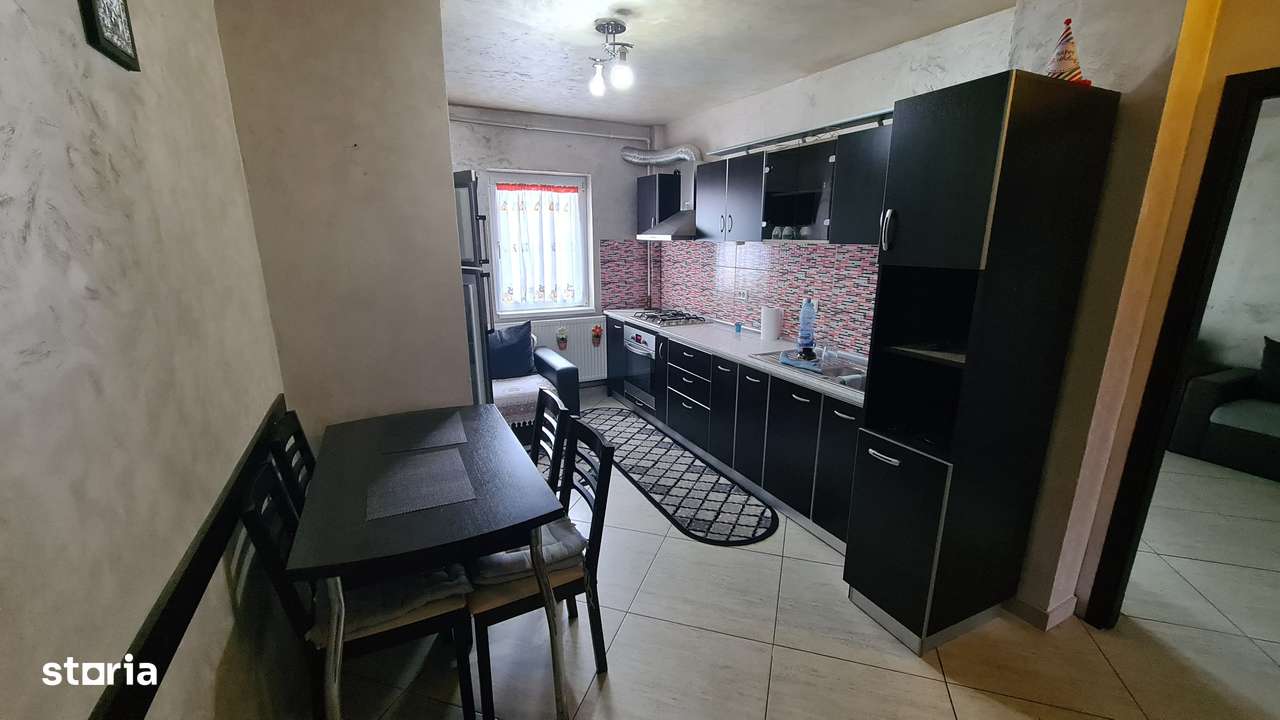 Apartament cu 3 camere de închiriat în Curtea de Argeș. - Imagine principală: 3/18