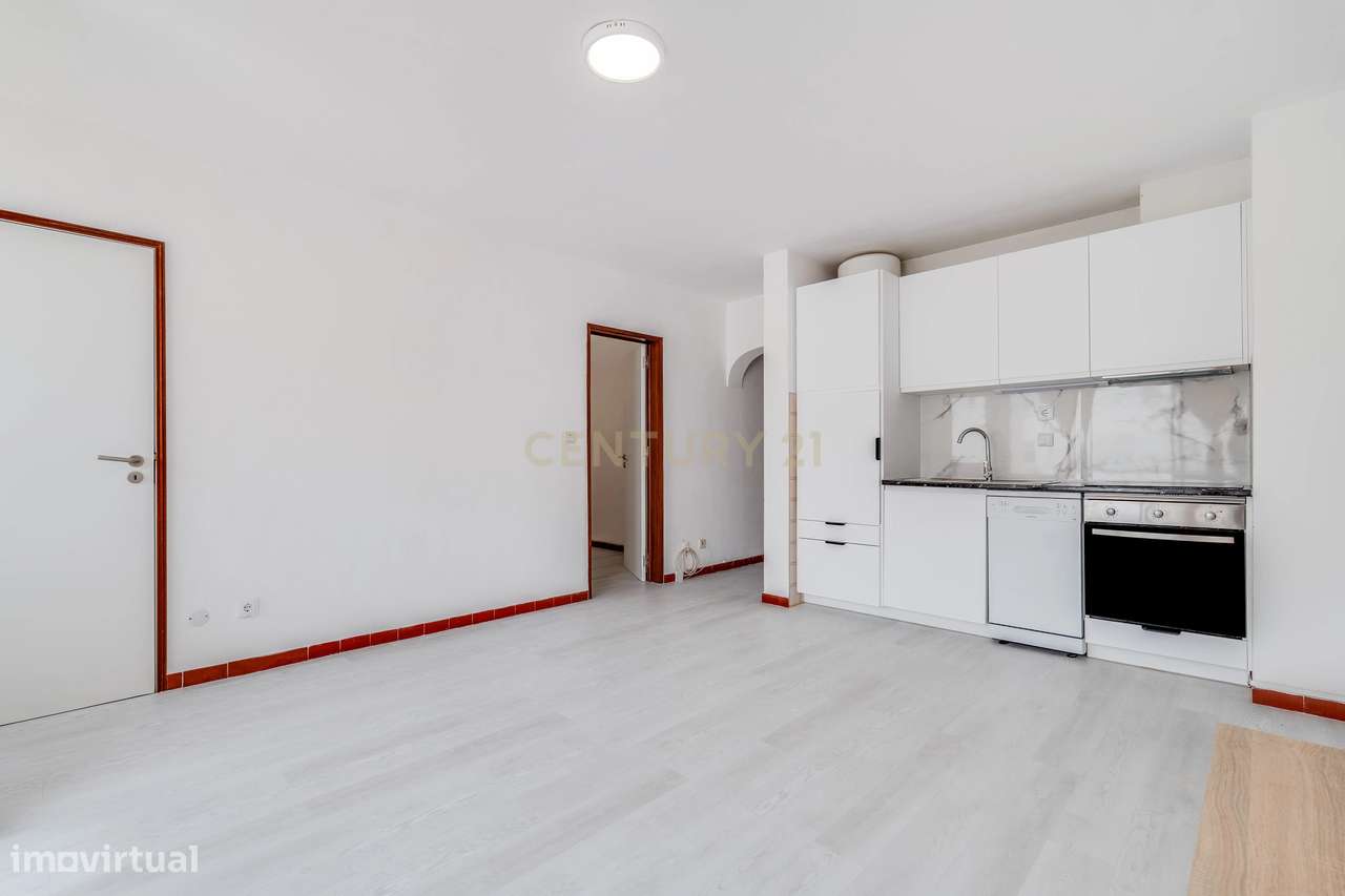 Apartamento T1 +1 em Quarteira-21