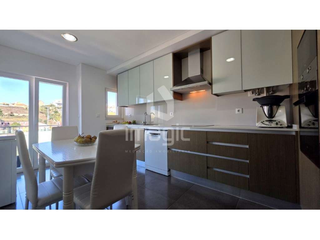 Apartamento T3 Duplex, com duas salas, usado na Malveira-6