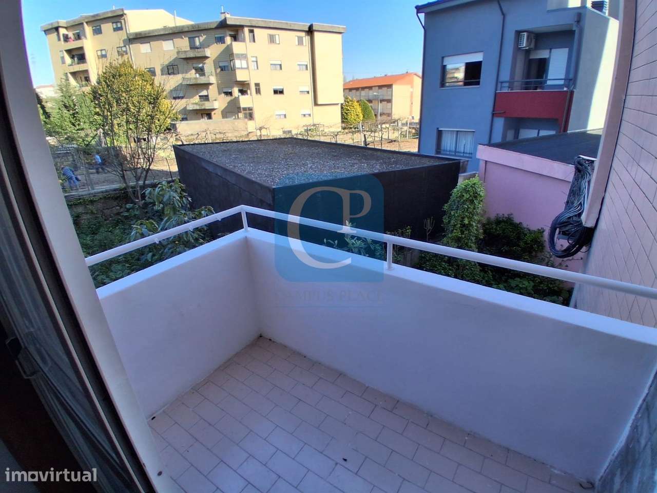 Apartamento T2 com varanda à estação do Metro de Campainha, Baguim do-20