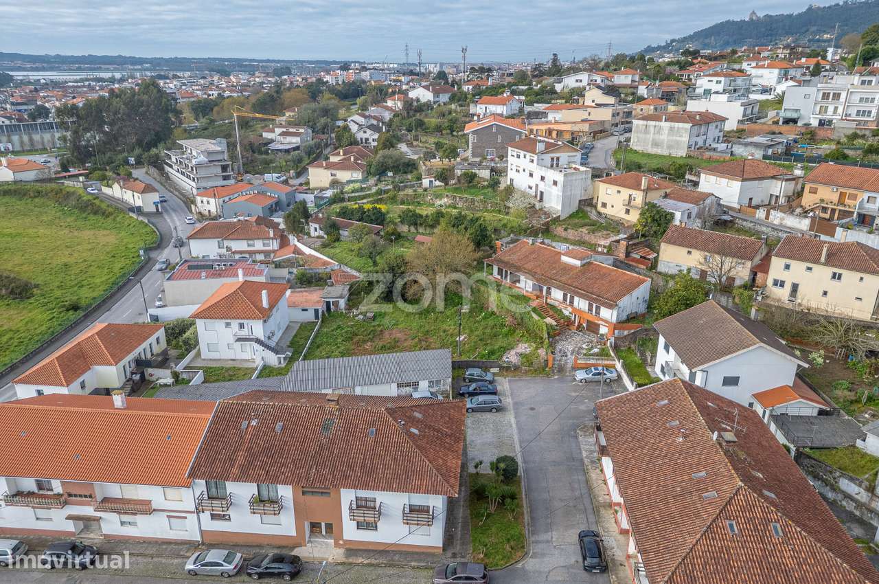 Terreno Urbano com Projeto para 6 Apartamentos-14