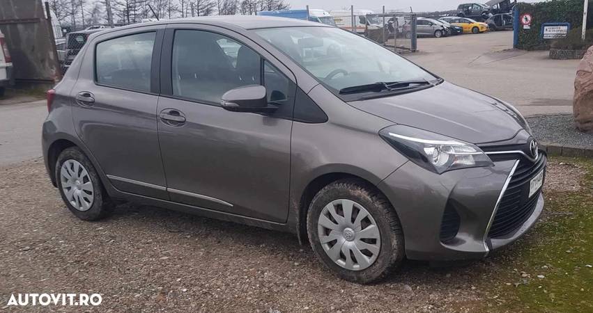 Toyota Yaris 1.0 VVT-i - 11