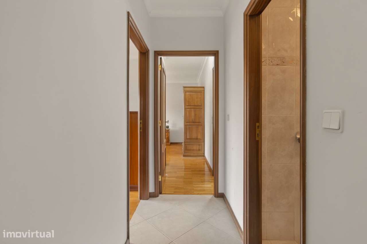T4 com garagem fechada (38 m²) em Rio Tinto – Excelente oportunidade-6