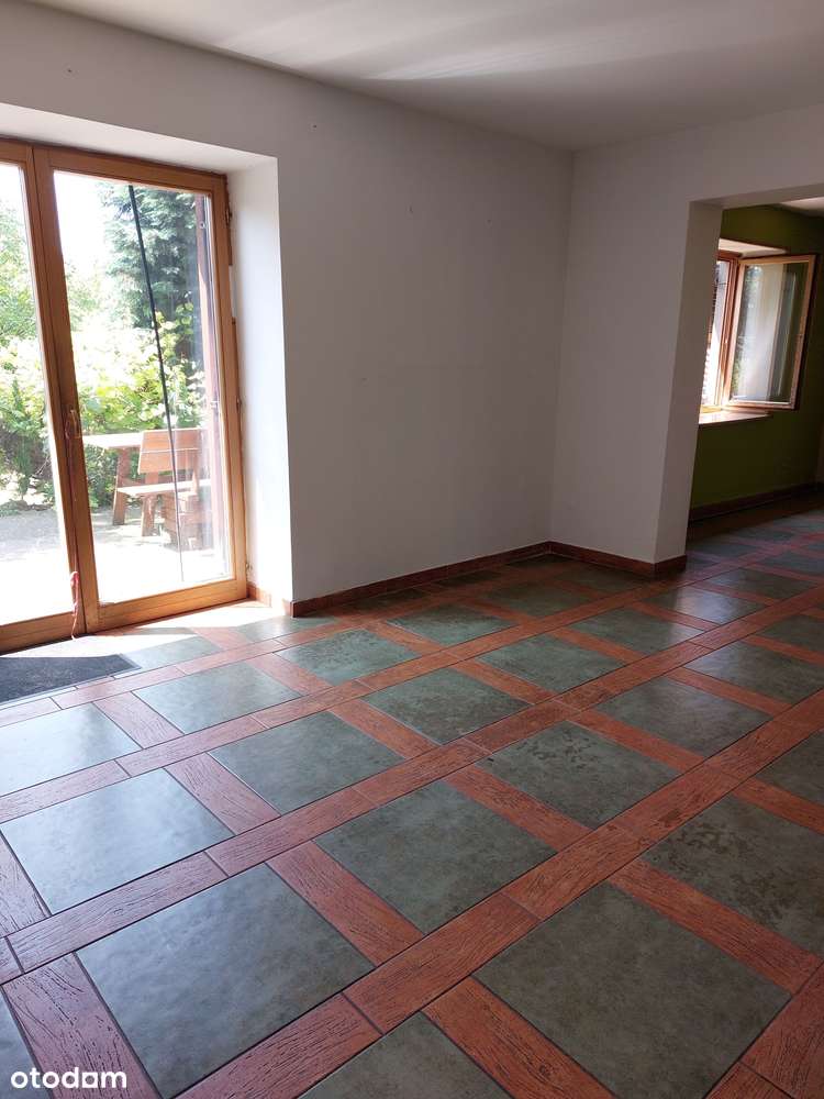 Dom wolnostojący stylizowany na dworek  225 m2 na działce 1100 m2.-11