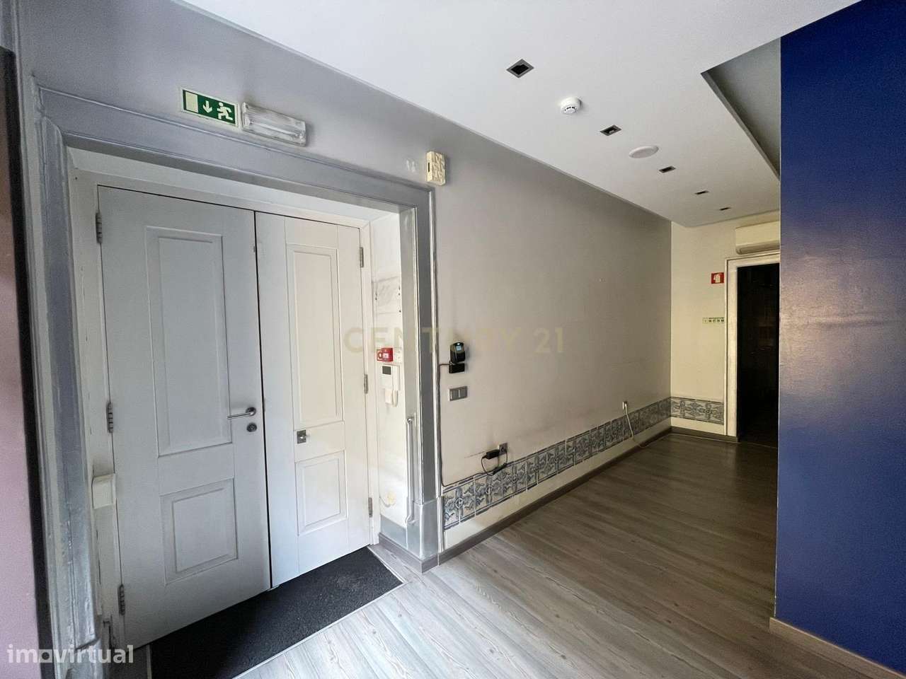 Amplo escritório, com 200 m2 na R. da Alfandega, na baixa de Lisboa. - Grande imagem: 4/19