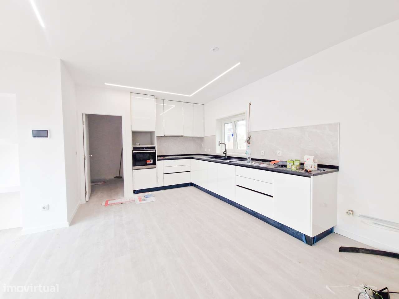 Moradia T4 Térrea de Design Moderno em São Romão, Vagos.-4
