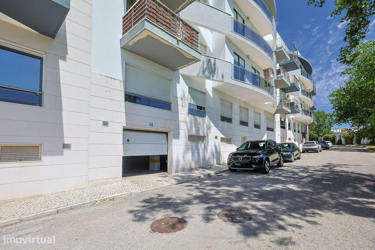 Apartamento T2, com Lugar de Parqueamento e Arrecadação, Quinta de São-33