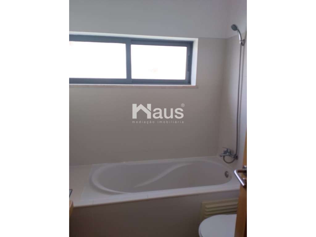 T3 com parqueamento e arrecadação-20