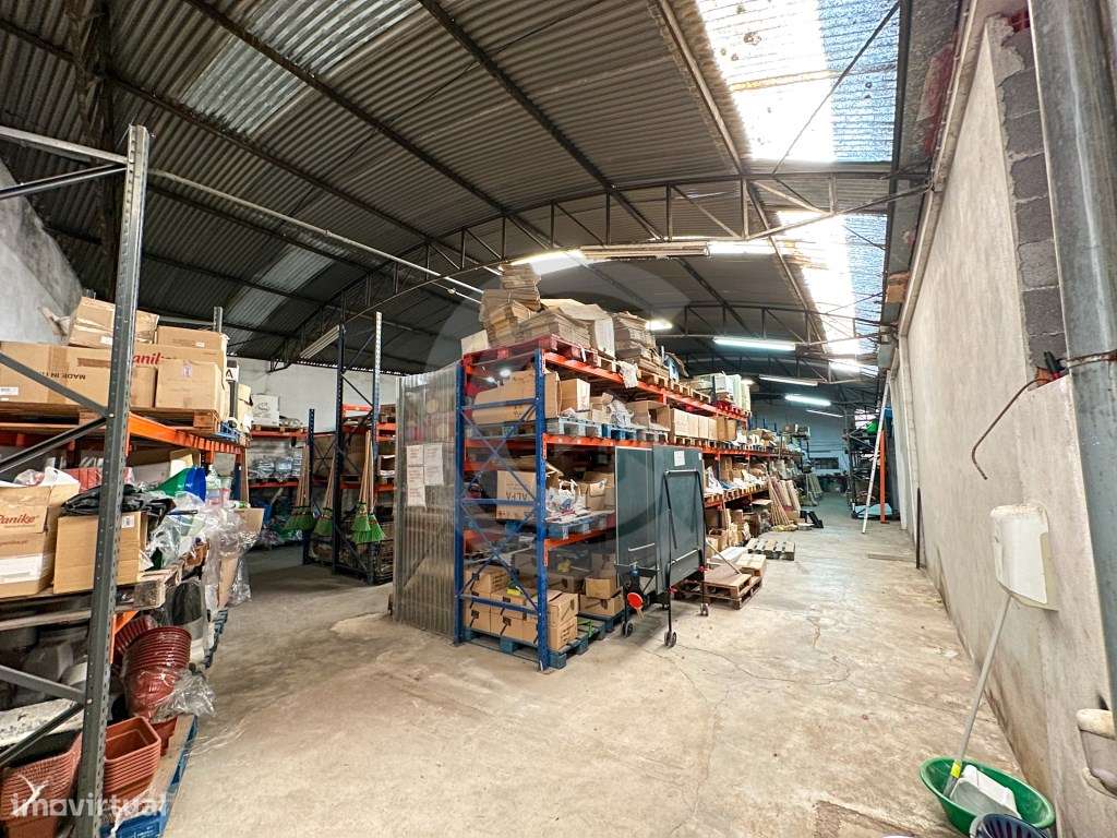 Armazém Industrial com Escritórios - Localização Estratégica na N361 - Grande imagem: 2/7