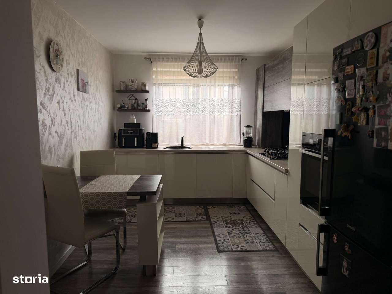 Casă modernă, poziție excelentă în Ghimbav – ideală pentru familie.-12